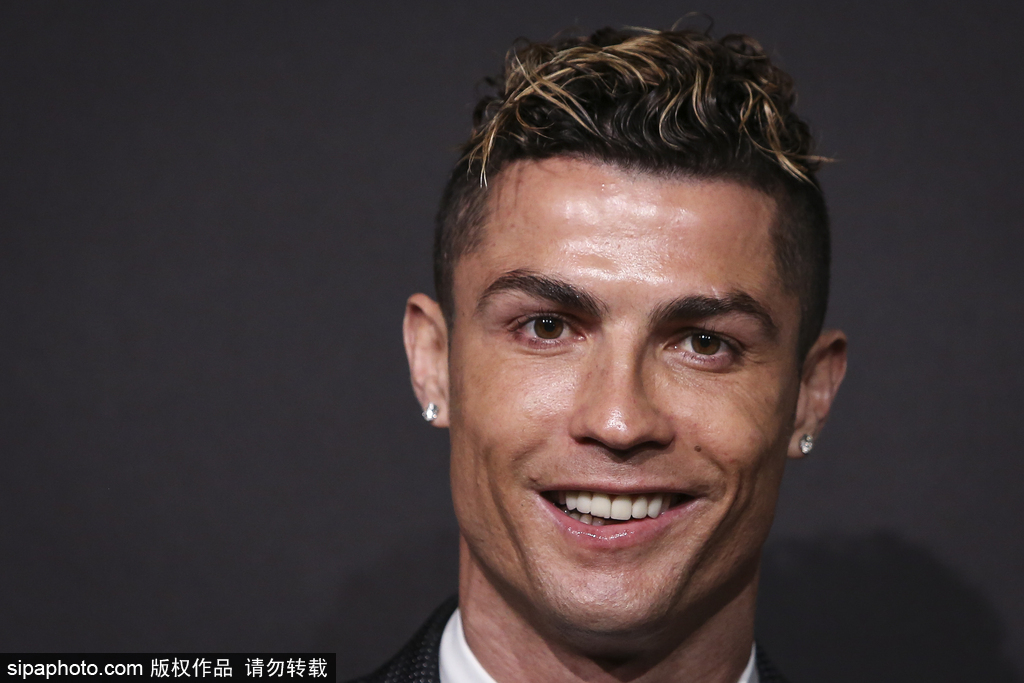 手的不满动 手的不满动