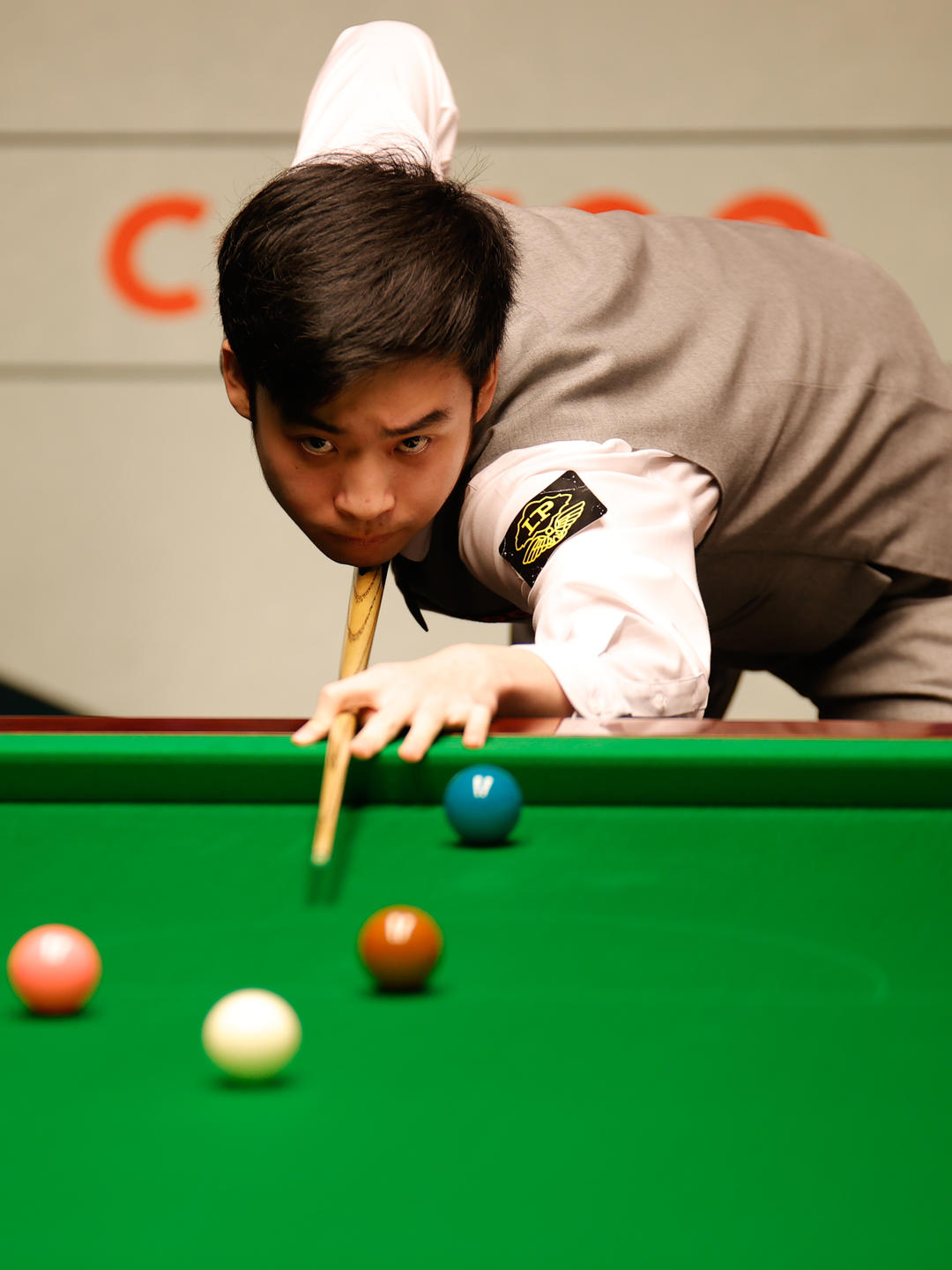 而是围绕 而是围绕