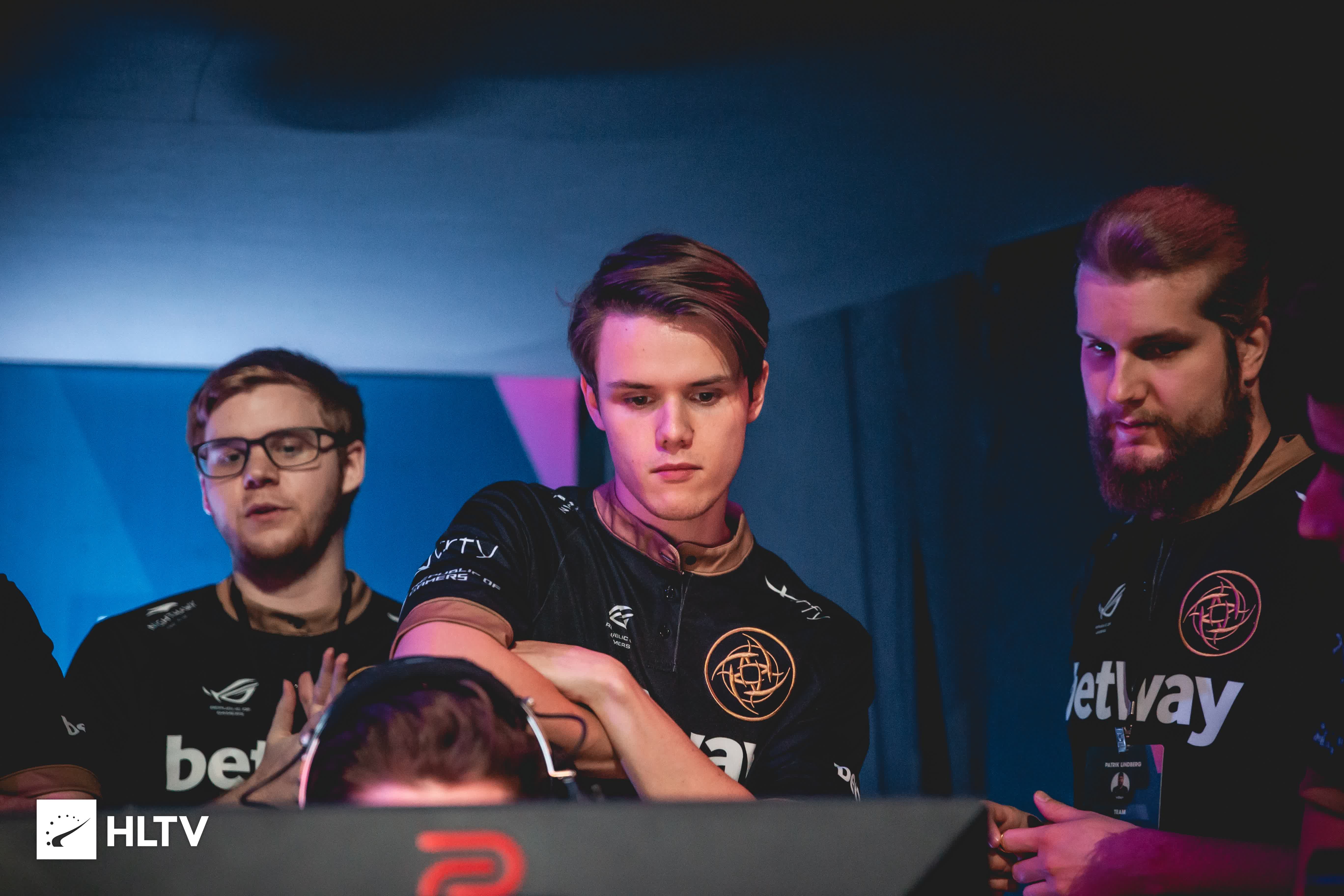 程让豪瑟与 程让豪瑟与